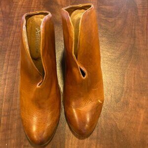 Antelope Women's Brown Boots Slip On Ankle Boot - Style # H890 39 (Size 8.5)